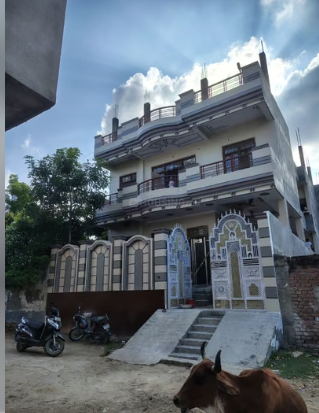 Flat in mahemoorganj