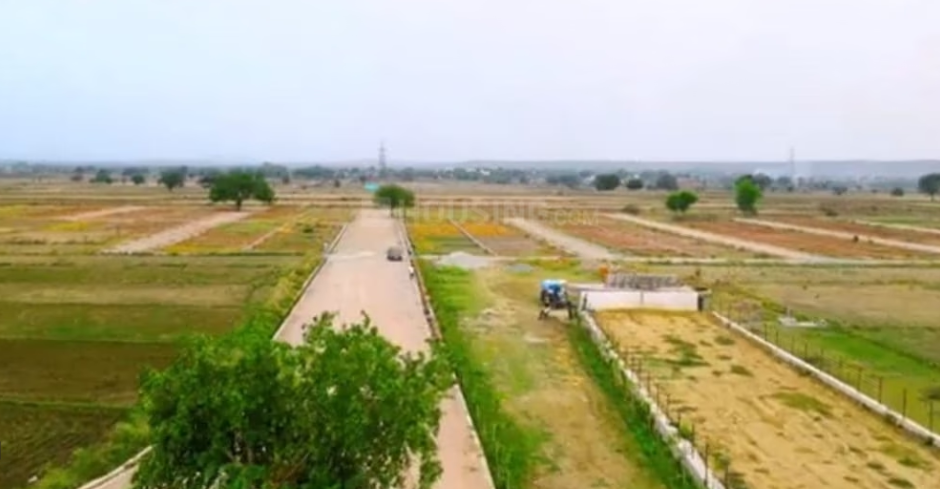Land in Adalpura